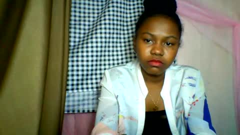 lara_belle online show from 06/25/26, 05:17