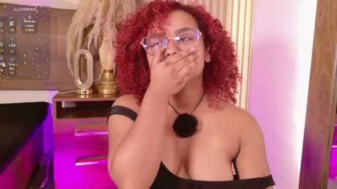 lara_curly online show from 04/18/26, 10:41