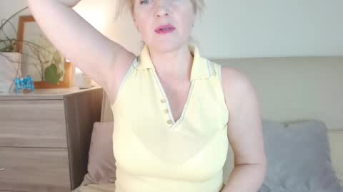 lara_fisher online show from 02/25/25, 07:25