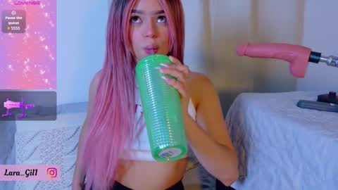 Lara Gill online show from 09/11/25, 12:38