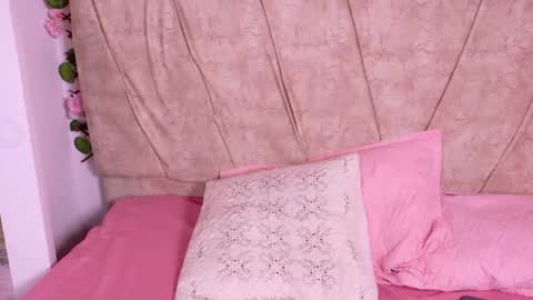 Lara Gill online show from 12/05/25, 08:27