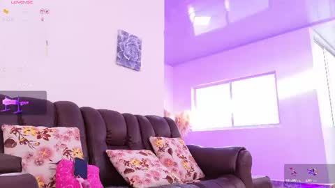 Snapshot of lara_giraldo chatting on 06/29/26, 10:32 Hello Guys I am Lara Giraldo WELCOME To my room online show from 06/29/26, 10:32