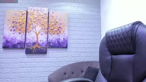      700  200   online show from 01/31/26, 07:45