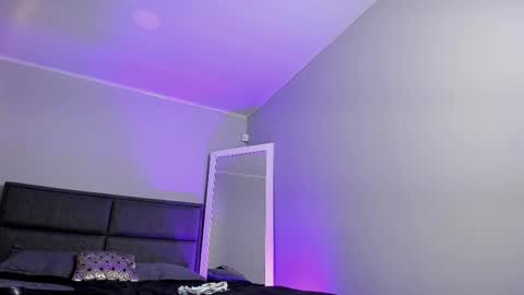 lara_reynolds_ online show from 02/03/26, 09:42