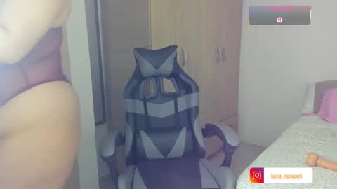 Snapshot of lara_rose1 chatting on 10/07/25, 04:42 LARA ROSE online show from 10/07/25, 04:42