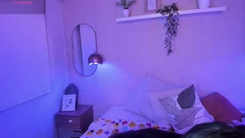 laraa rouss  online show from 11/28/25, 03:42