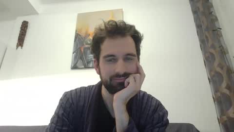 laraaan online show from 11/26/25, 08:32