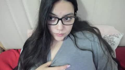 lara online show from 02/09/26, 02:37