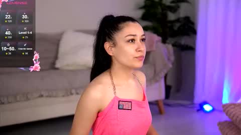 Snapshot of laracullen chatting on 12/14/25, 07:40 Lara online show from 12/14/25, 07:40