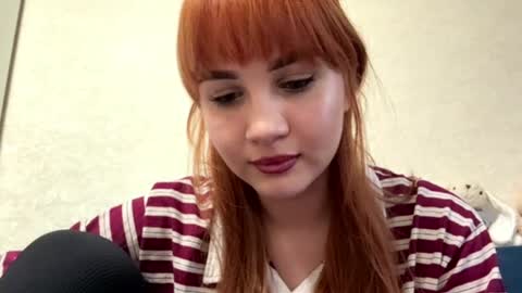 Snapshot of laraesagon chatting on 04/09/26, 08:09 Lily online show from 04/09/26, 08:09