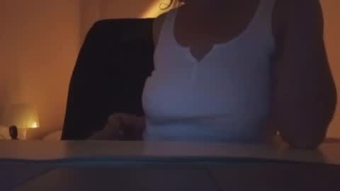 larafox22 online show from 04/14/26, 07:25