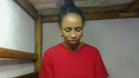 Snapshot of larah98 chatting on 02/18/26, 06:04 larah98 online show from 02/18/26, 06:04