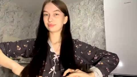 lara online show from 04/22/26, 10:11