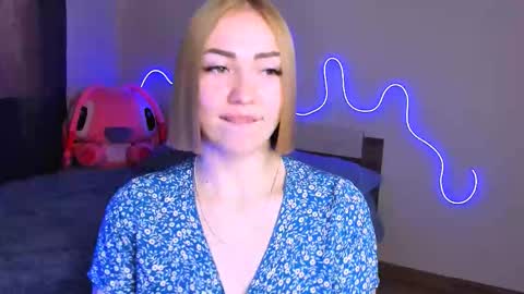 LaraKrein lk online show from 09/15/25, 11:10