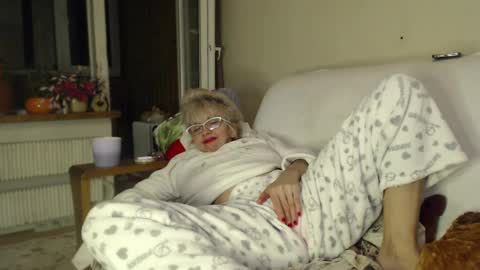 Snapshot of laralhotr chatting on 03/08/25, 11:07 laralhotr online show from 03/08/25, 11:07