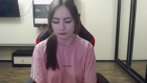 Snapshot of laralianna chatting on 12/25/24, 01:30 Laralianna online show from 12/25/24, 01:30