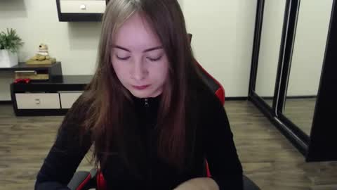 Snapshot of laralianna chatting on 09/12/25, 12:44 Laralianna online show from 09/12/25, 12:44