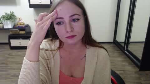 Snapshot of laralianna chatting on 09/23/25, 01:47 Laralianna online show from 09/23/25, 01:47