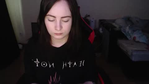 Laralianna online show from 12/18/25, 10:43