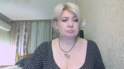 laramrs online show from 11/27/25, 04:42