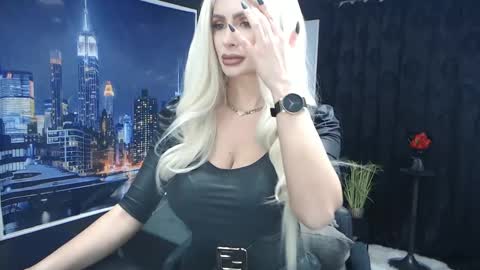 Snapshot of laras_moans chatting on 02/05/25, 07:50 laras_moans online show from 02/05/25, 07:50