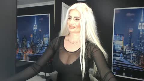 Snapshot of laras_moans chatting on 02/26/25, 12:14 laras_moans online show from 02/26/25, 12:14