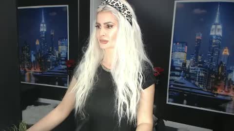 Snapshot of laras_moans chatting on 03/06/25, 08:52 laras_moans online show from 03/06/25, 08:52