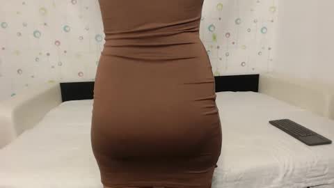 larataylorrr online show from 10/09/25, 06:00