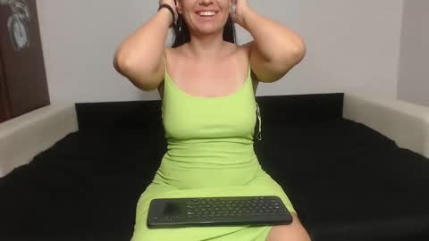 larataylorrr online show from 05/12/26, 05:48