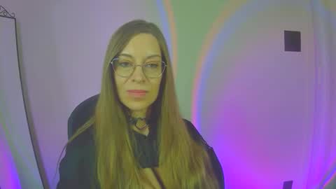 Snapshot of larawintersxxx chatting on 10/28/25, 09:50 larawintersxxx online show from 10/28/25, 09:50