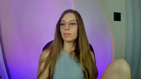 Snapshot of larawintersxxx chatting on 10/30/25, 07:47 larawintersxxx online show from 10/30/25, 07:47