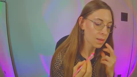 Snapshot of larawintersxxx chatting on 11/09/25, 08:40 larawintersxxx online show from 11/09/25, 08:40