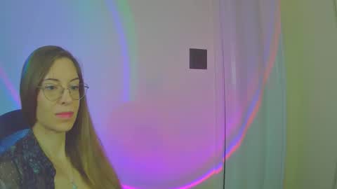 Snapshot of larawintersxxx chatting on 12/01/25, 04:34 larawintersxxx online show from 12/01/25, 04:34