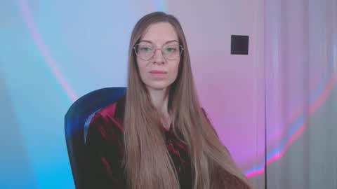 Snapshot of larawintersxxx chatting on 12/13/25, 08:36 larawintersxxx online show from 12/13/25, 08:36