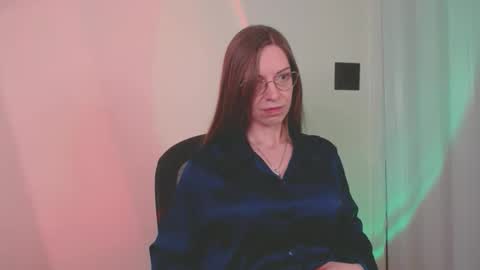 Snapshot of larawintersxxx chatting on 12/15/25, 08:02 larawintersxxx online show from 12/15/25, 08:02