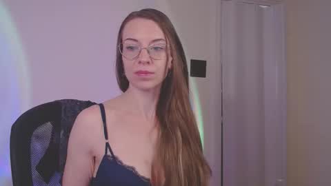 larawintersxxx online show from 05/18/26, 08:47