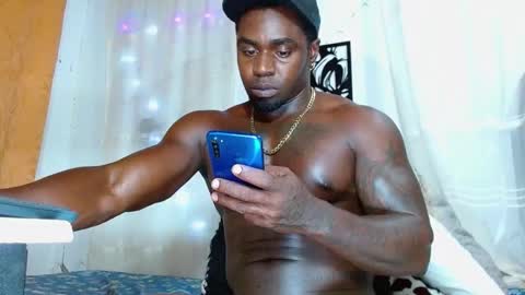 Snapshot of largo_eddy chatting on 12/21/24, 01:58 Largo eddy online show from 12/21/24, 01:58