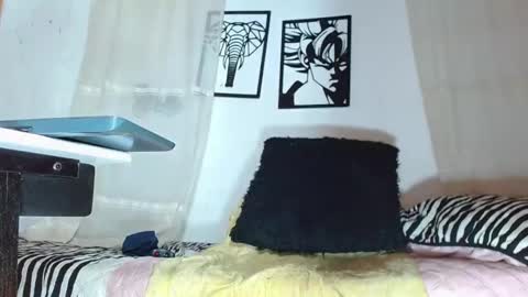 Snapshot of largo_eddy chatting on 02/18/25, 06:59 Largo eddy online show from 02/18/25, 06:59