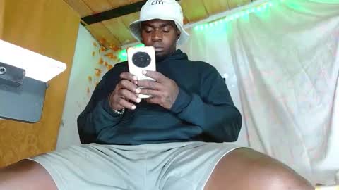 Snapshot of largo_eddy chatting on 11/15/25, 06:55 Largo eddy online show from 11/15/25, 06:55