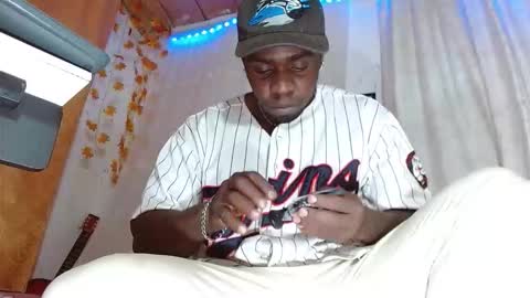 Snapshot of largo_eddy chatting on 12/02/25, 07:14 Largo eddy online show from 12/02/25, 07:14