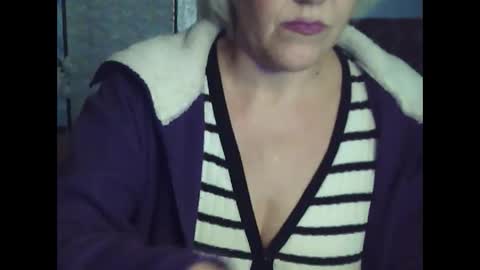 larisaq4ugo24 online show from 10/05/25, 09:40