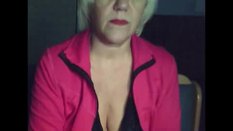 larisaq4ugo24 online show from 10/12/25, 08:46