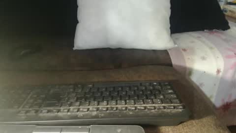 Lariss online show from 04/19/26, 05:23