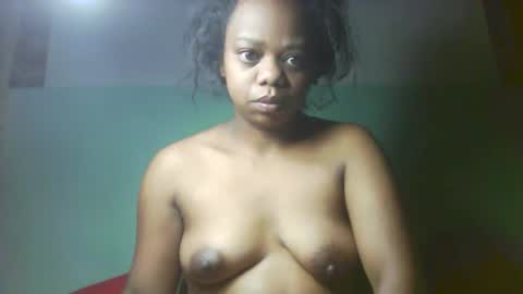 larissa645771 online show from 09/28/25, 02:17