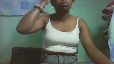 larissa645771 online show from 11/17/25, 07:14