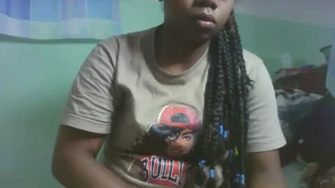 larissa645771 online show from 11/24/25, 06:29