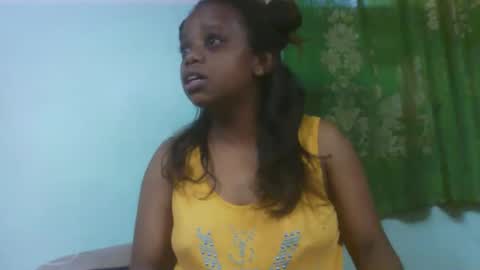 larissa645771 online show from 12/18/25, 12:00