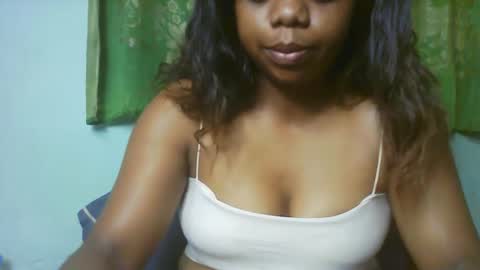 larissa645771 online show from 02/05/26, 06:12