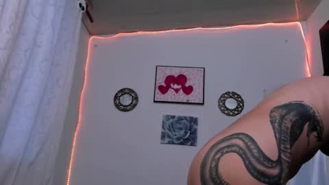 Snapshot of larissa_baker chatting on 12/06/24, 10:52 isa 3 online show from 12/06/24, 10:52