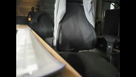 Snapshot of larop49 chatting on 04/04/26, 03:27 Larop49 online show from 04/04/26, 03:27